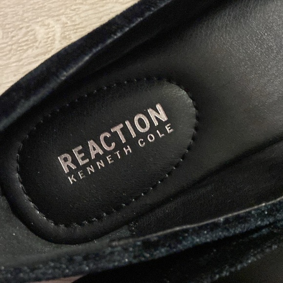 Kenneth Cole Reaction Black Velvet Loafers - Picture 2 of 9